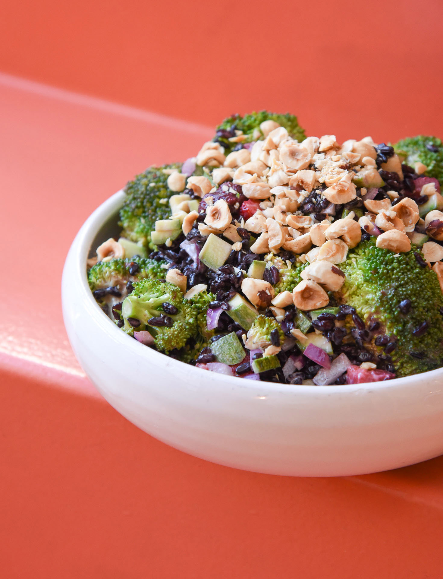 Σαλάτα με Ωμό Μπρόκολο και Φουντούκια